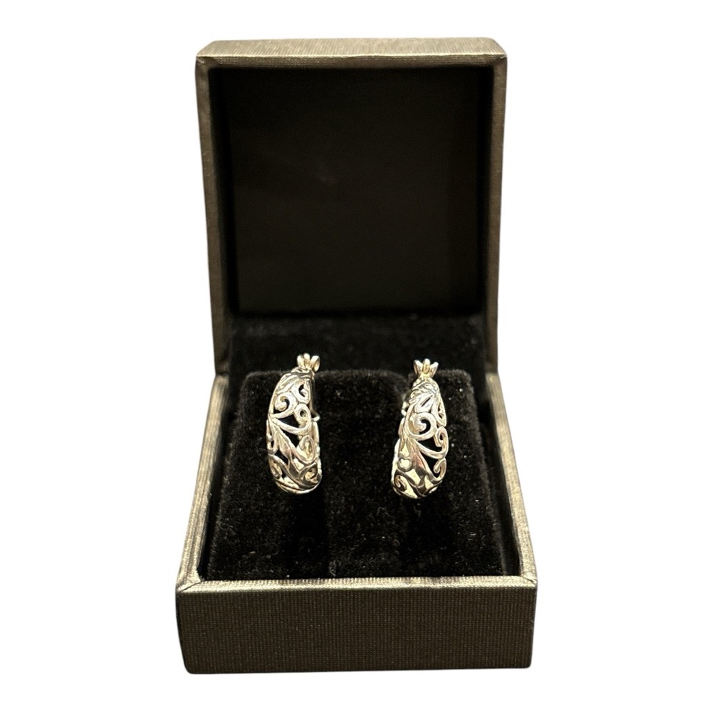 SU Sterling Silver Filagree Small Hoop Earrings. stamped SU JB2
